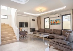 Villa VELORA